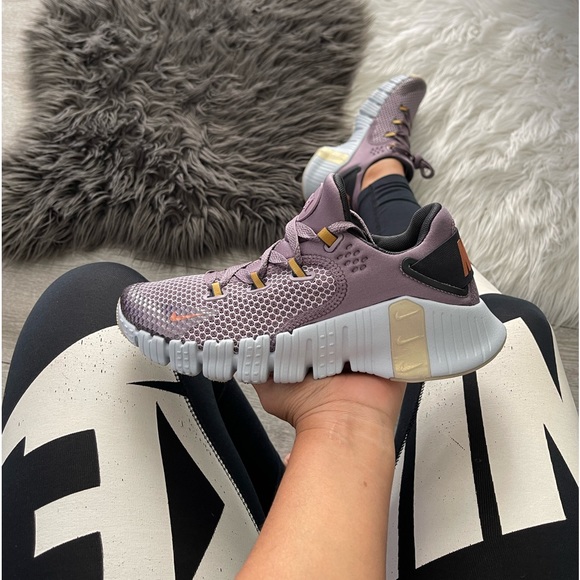 Nike Shoes - Nike Free Metcon 4 premium
